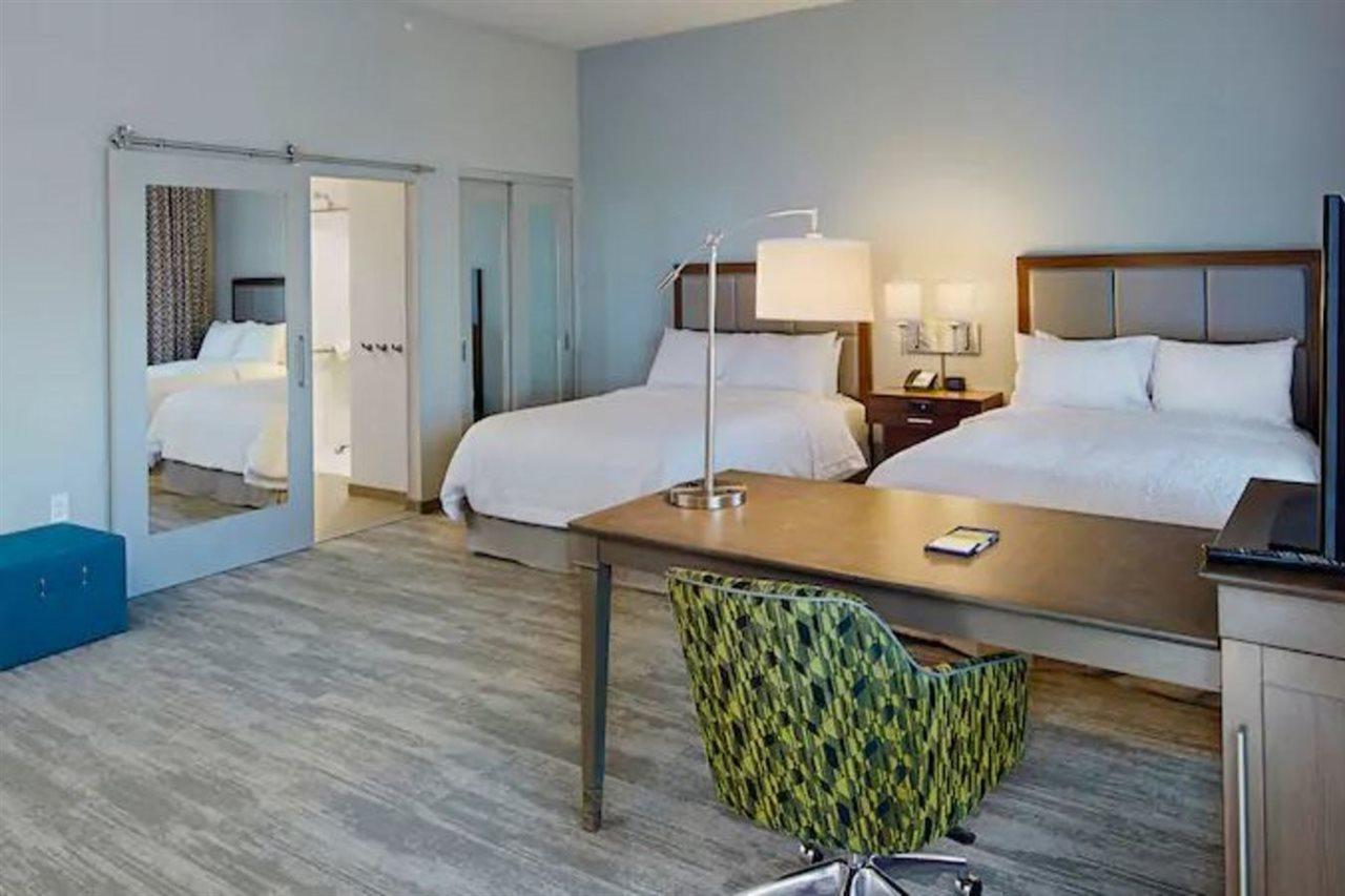 Hotel Hampton & At Csus 3*