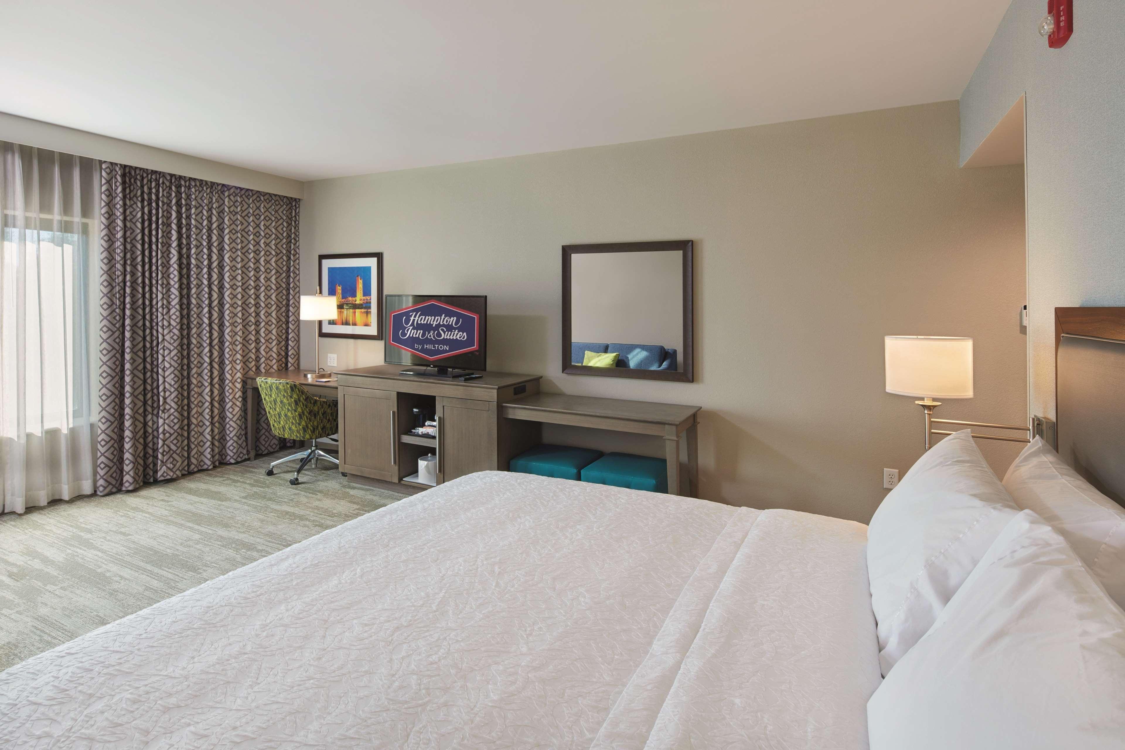 Hampton & At Csus Hotel 3*