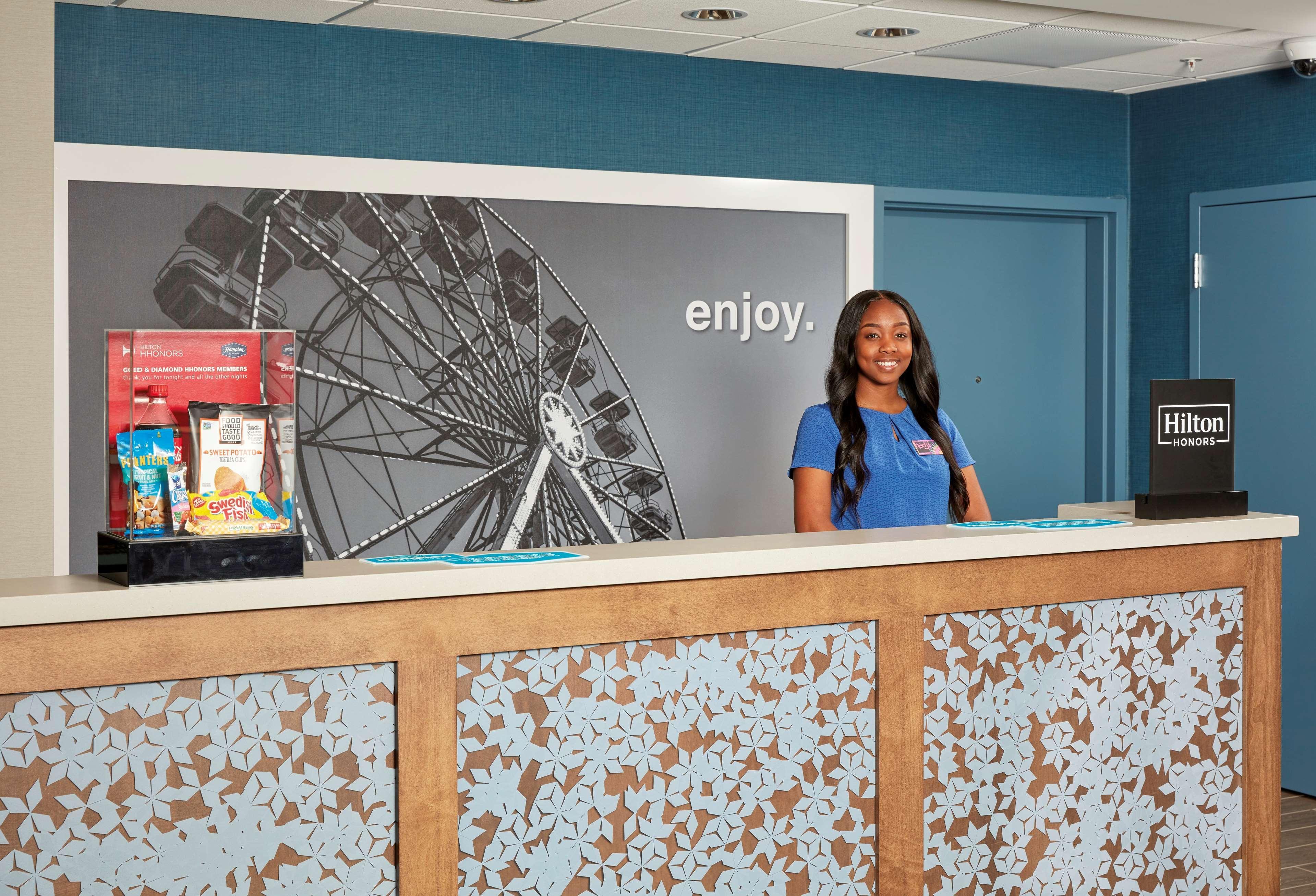 Hotel Hampton & At Csus