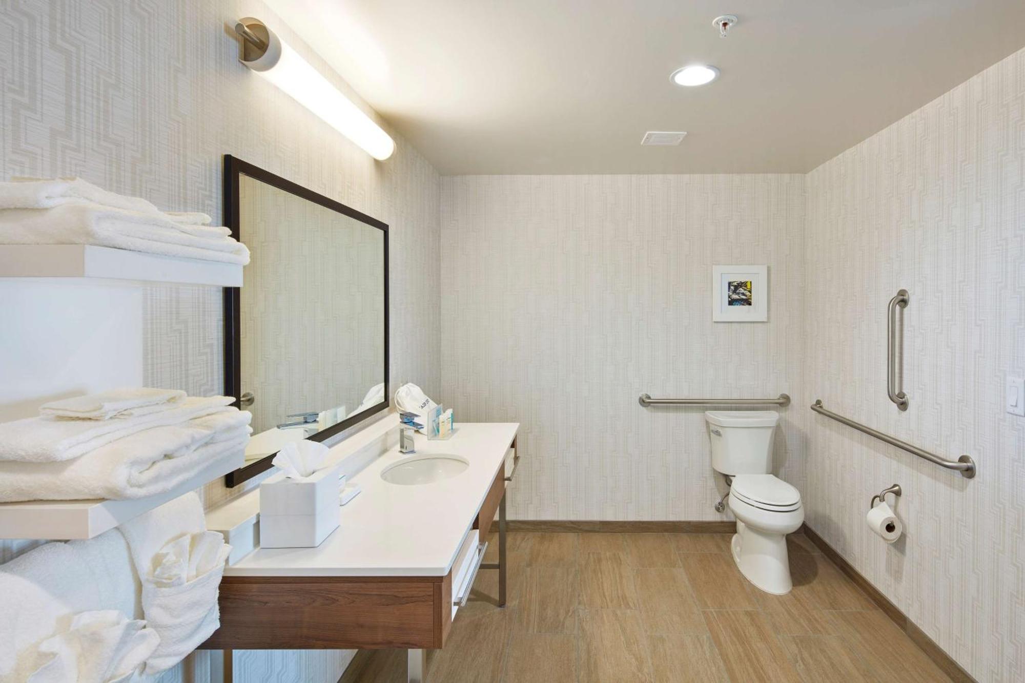 Hotel Hampton & At Csus Sacramento