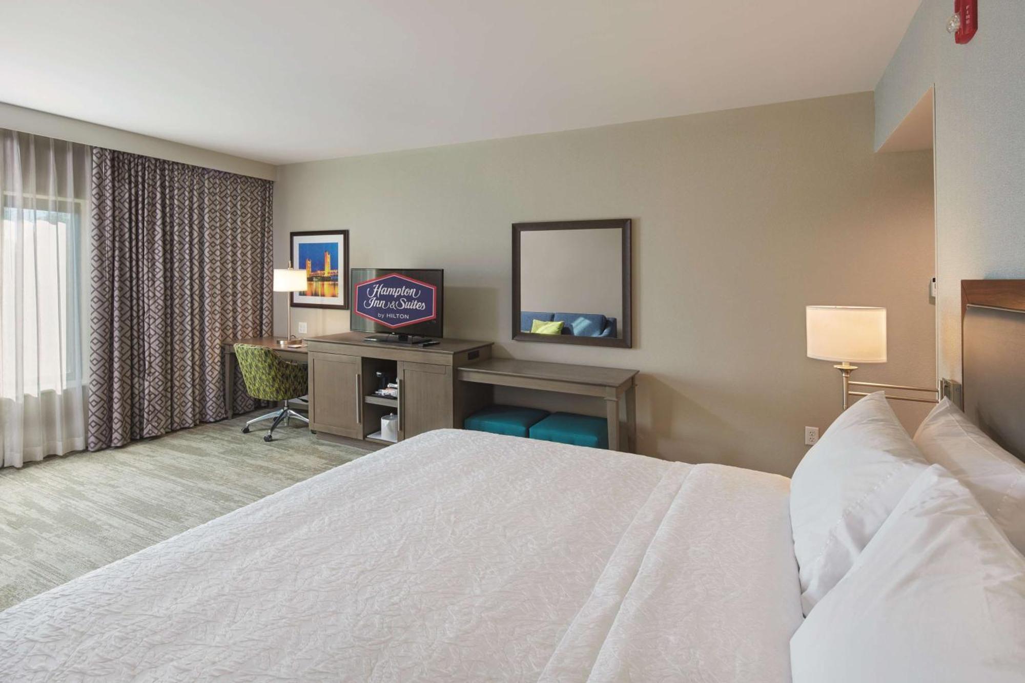 Hotel Hampton & At Csus