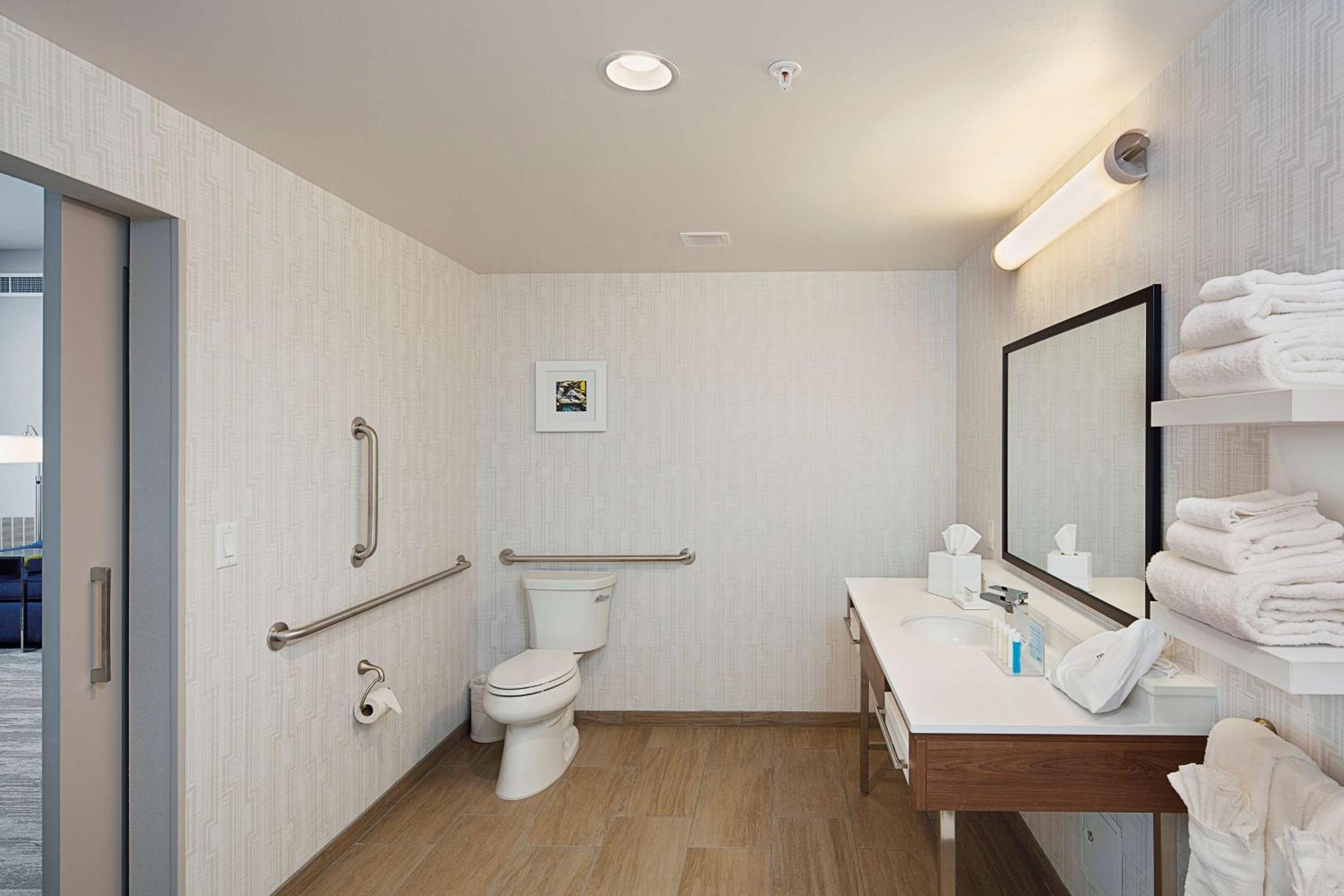 Hotel Hampton & At Csus 3*