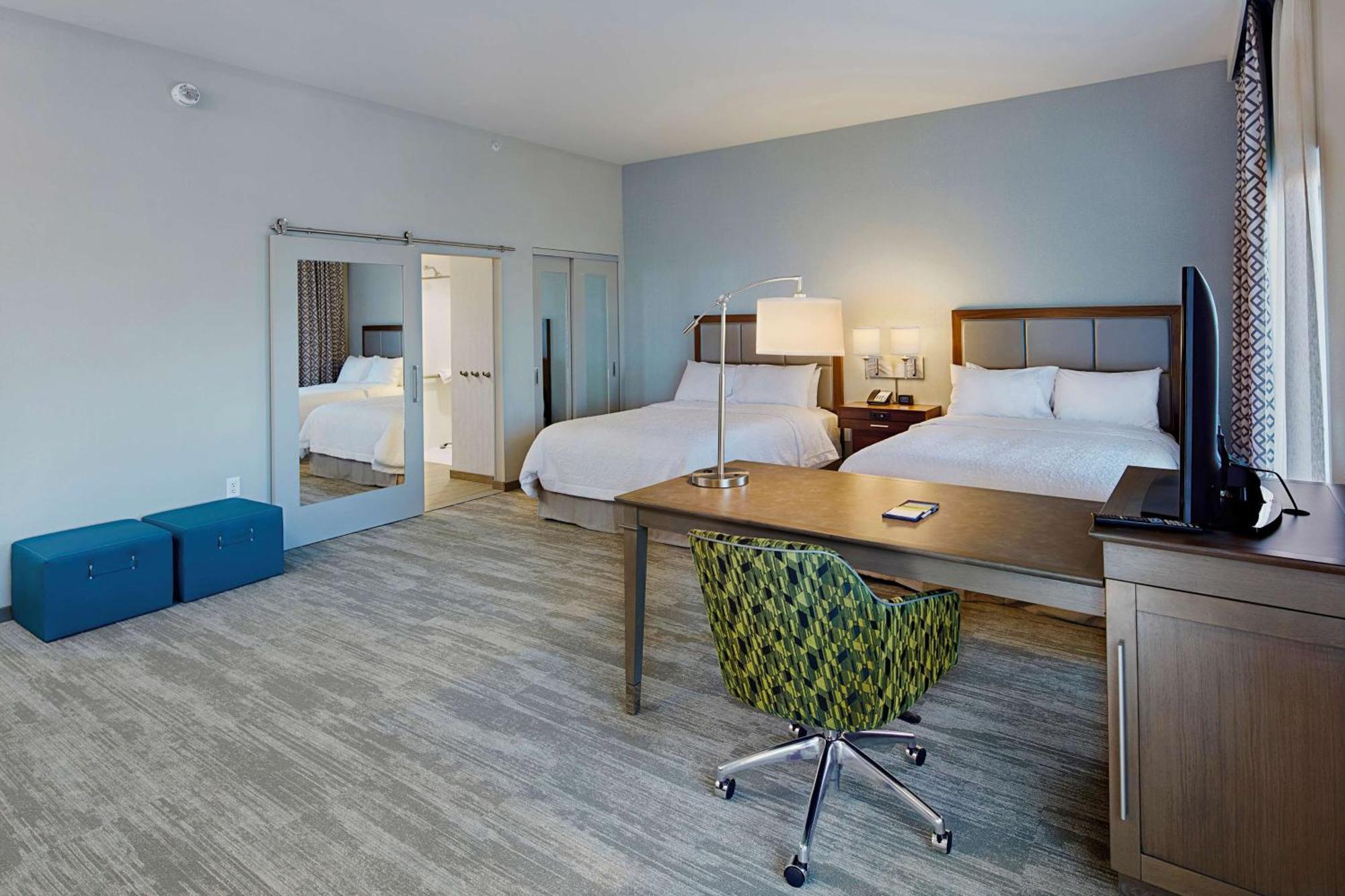 Hotel Hampton & At Csus 3*